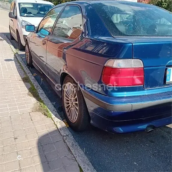 Usado BMW 316 Compact 115 CV (84 kW) 2001 Azul Utilitario