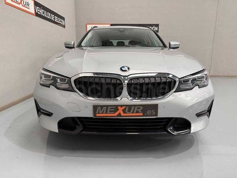 Usado BMW 318 Sport Line 150 CV (110 kW) 2021 Gris / plata Familiar