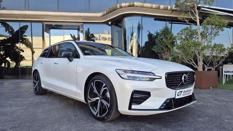 Usado Volvo V60 197 CV (144 kW) 2024 Blanco Familiar