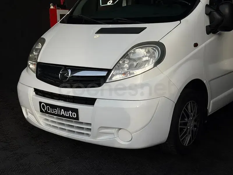Usado Opel Vivaro 114 CV (83 kW) 2011 Blanco Monovolumen