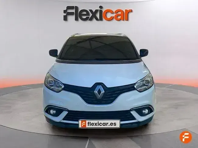 Usado Renault Scénic Zen 140 CV (102 kW) 2018 Blanco