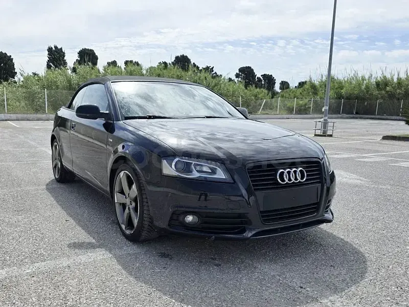 Usado Audi A3 Cabriolet Attraction 105 CV (77 kW) 2012 Negro Descapotable