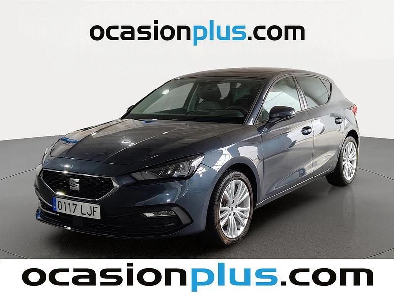 Usado Seat Leon Style 131 CV (96 kW) 2020 Gris Utilitario