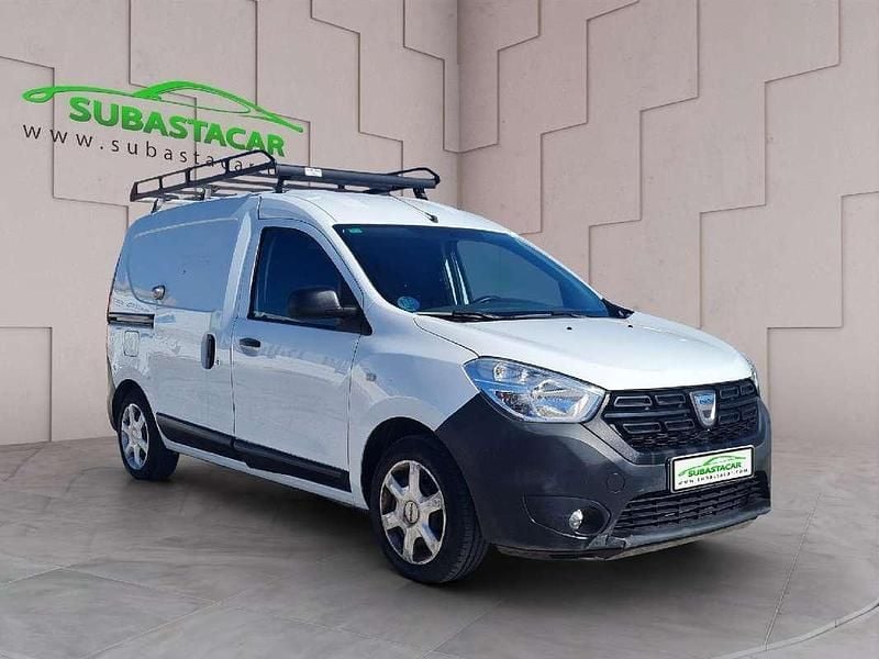 Usado Dacia Dokker Essentiel 102 CV (75 kW) 2019 Blanco Monovolumen