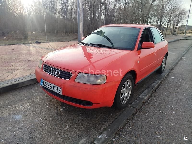 Rojo Usado 2003 Audi A3 Ambiente Berlina | 1999 € (Super precio) - Imagen 1/4