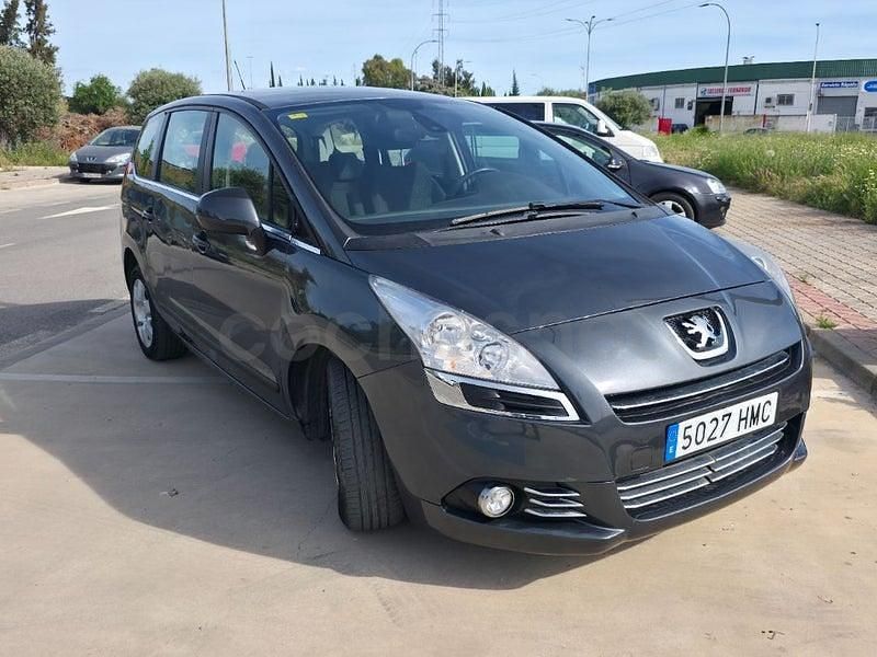 Usado Peugeot 5008 Access 115 HP (84 kW) 2012 Cinzento Monovolume