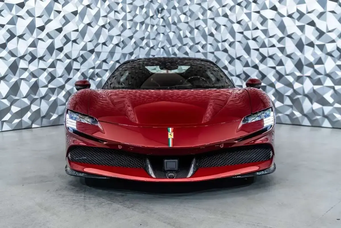 Usado Ferrari SF90 1001 CV (736 kW) 2023 Rojo Descapotable