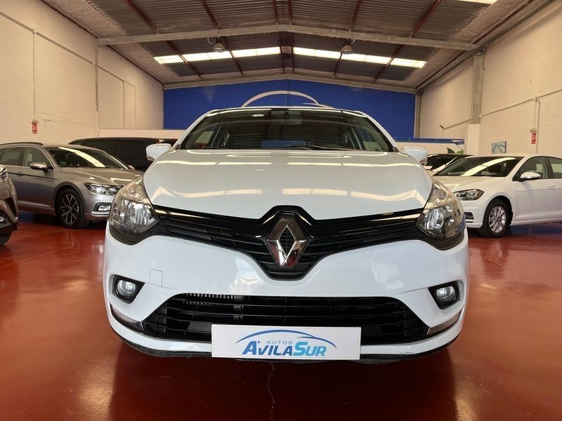 Blanco Usado 2019 Renault Clio IV Utilitario | 9900 € (Un poco caro) - Imagen 1/4