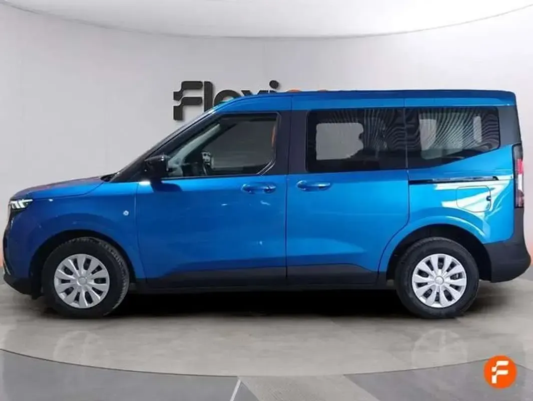 Usado Ford Tourneo Courier Trend 125 CV (91 kW) 2024 Azul Monovolumen