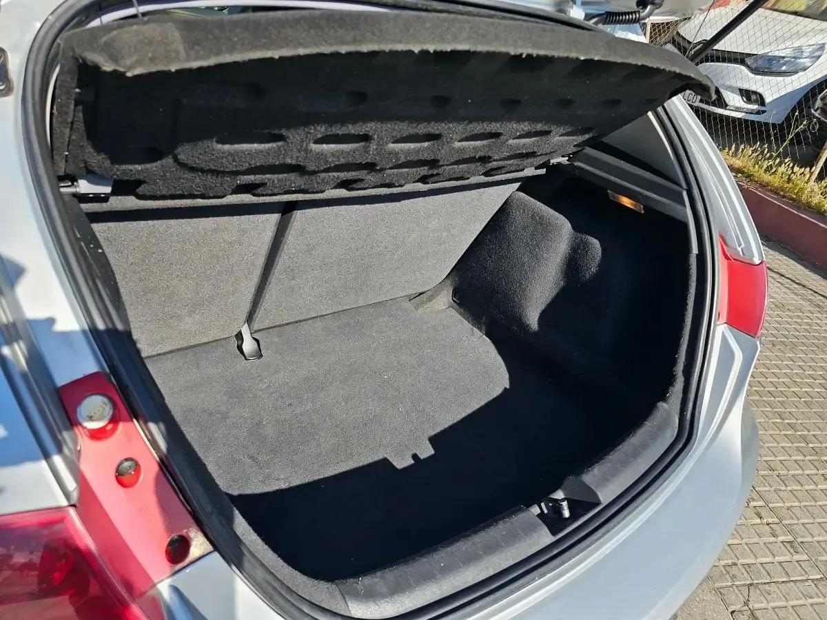Usado Seat Leon Reference 90 CV (66 kW) 2009 Gris Utilitario