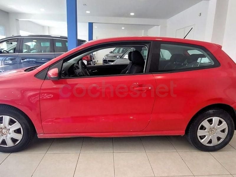 Usado VW Polo Advance 70 CV (51 kW) 2010 Rojo Utilitario