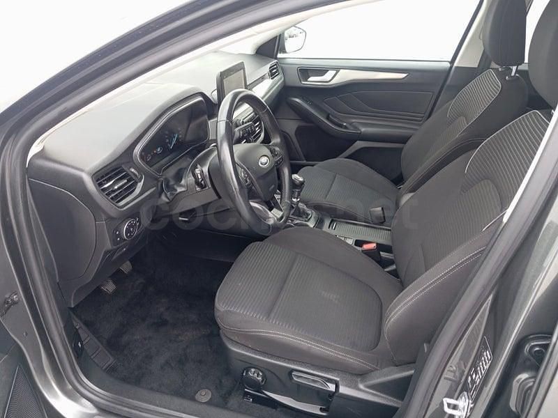 Usado Ford Focus Titanium 120 CV (88 kW) 2020 Gris / plata Familiar