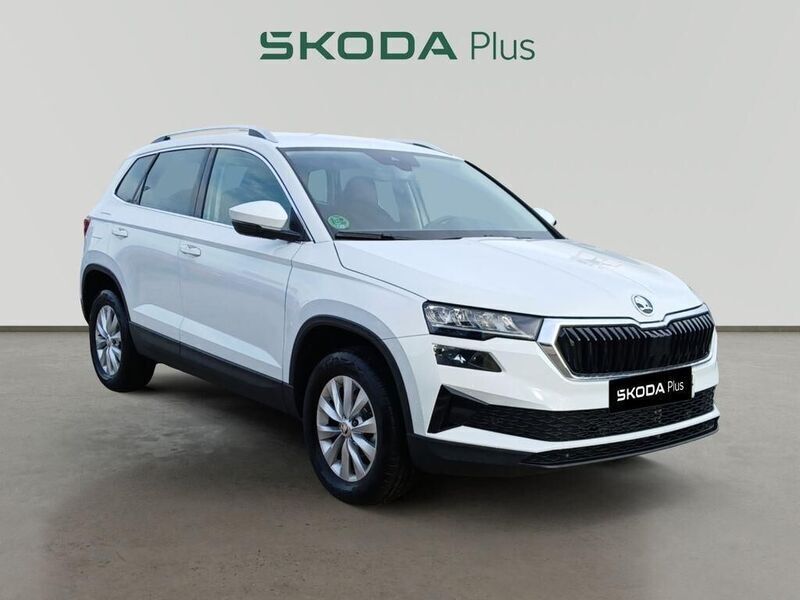 Blanco Nuevo 2024 Skoda Karoq Ambition SUV | 28.690 € (Precio justo) - Imagen 1/4