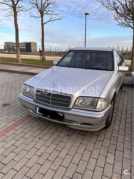 Usado Mercedes C250 Elegance 150 CV (110 kW) 1999 Gris / plata Berlina