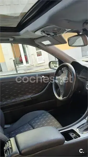 Usado Mercedes C230 197 CV (144 kW) 2001 Negro Berlina