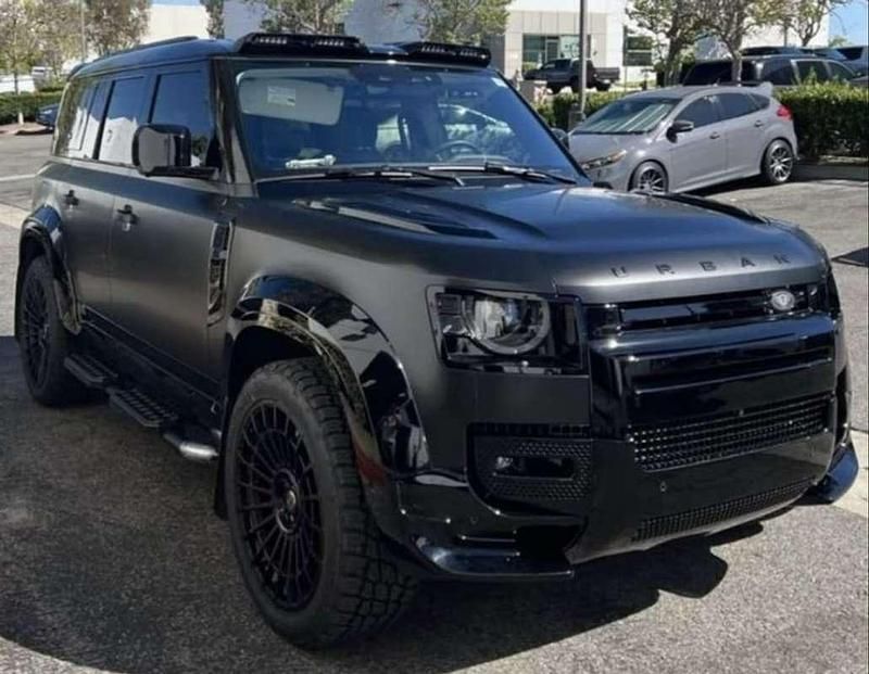 Negro Usado 2024 Land Rover Defender Carpathian Edition SUV | 155.900 € - Imagen 1/1