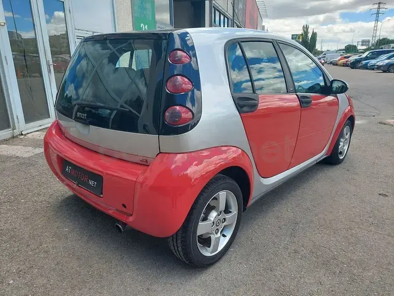 Käytetty Smart ForFour Passion 95 HP (69 kW) 2006 Punainen Viistoperä