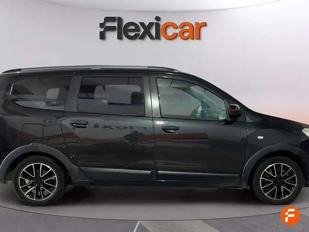 Usado Dacia Lodgy Comfort 131 CV (96 kW) 2019 Negro Monovolumen