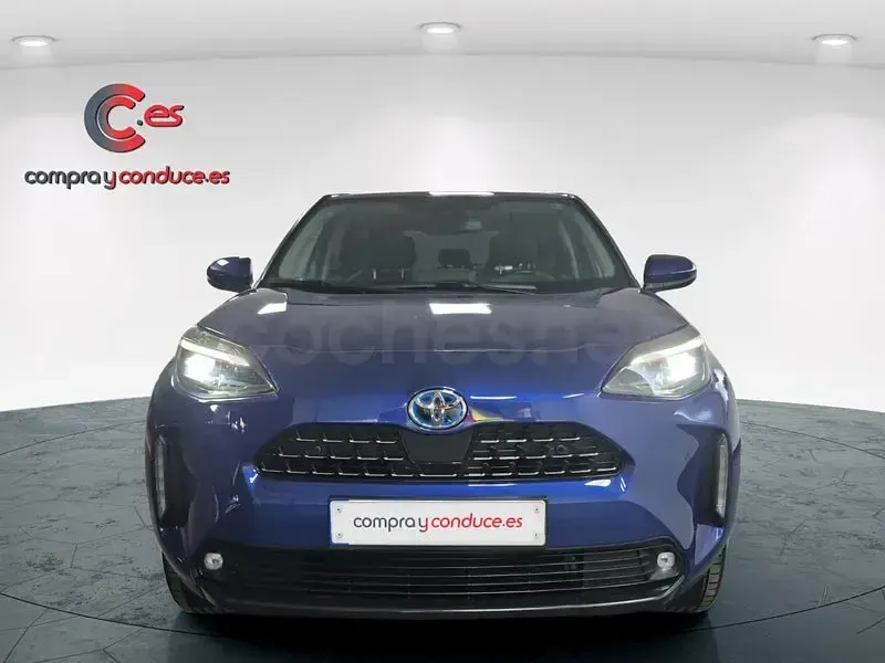 Usado Toyota Yaris Cross 116 CV (85 kW) 2022 Violeta / lila SUV