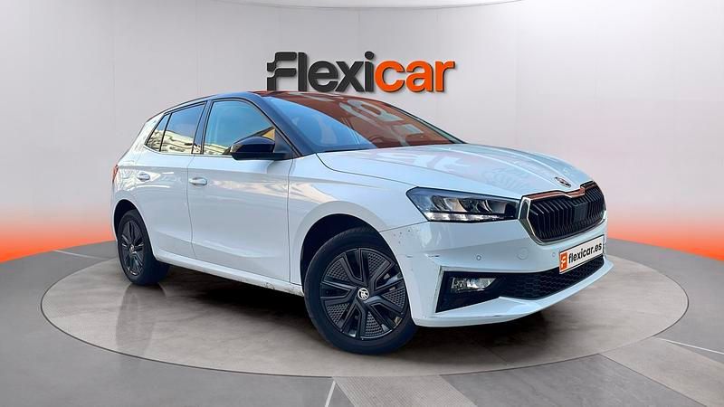 Usado Skoda Fabia Ambition 110 CV (80 kW) 2022 Blanco Utilitario