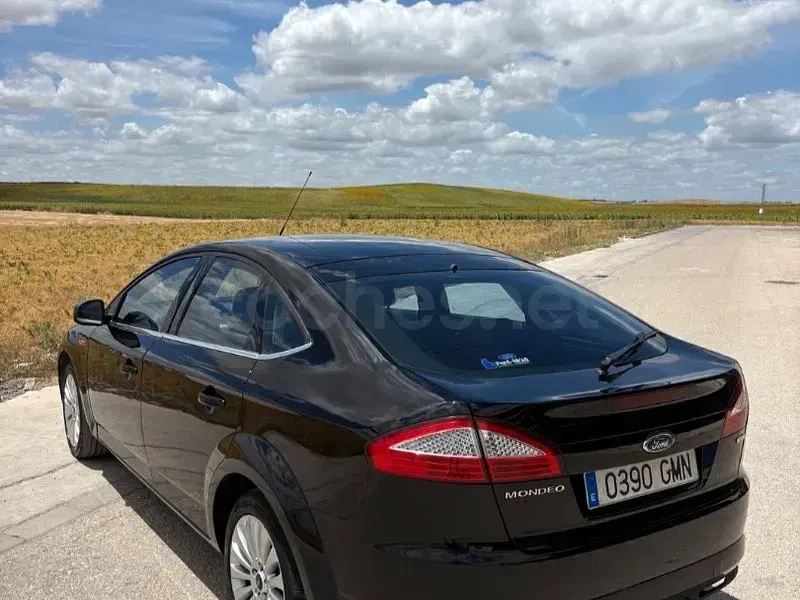 Usado Ford Mondeo Titanium 140 CV (102 kW) 2009 Negro Familiar