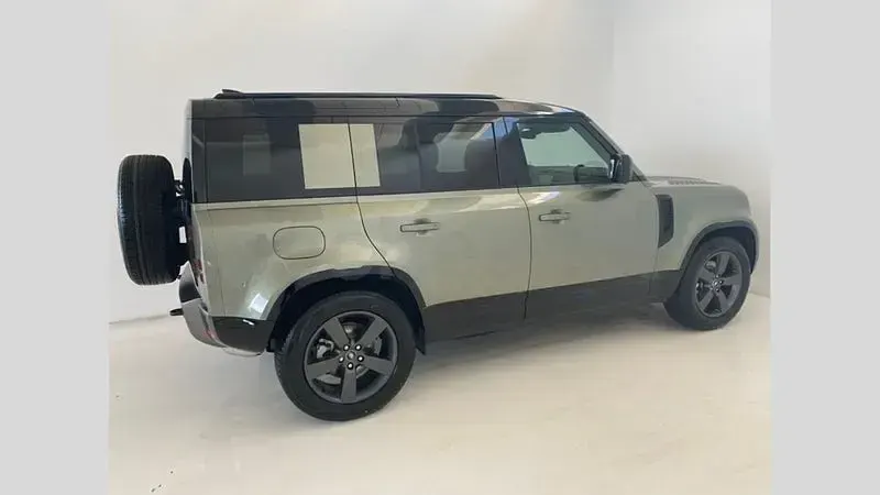 Usado Land Rover Defender SE 249 CV (183 kW) 2025 Verde SUV