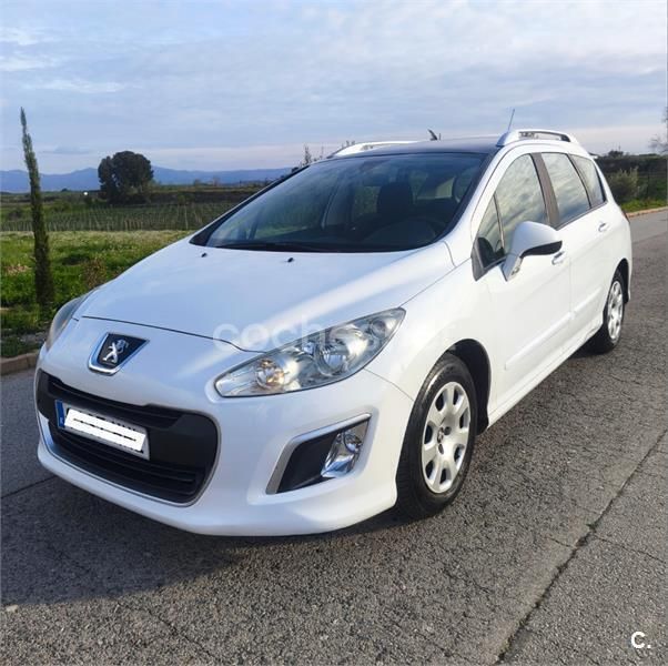 Blanco Usado 2011 Peugeot 308 Access Familiar | 5900 € (Precio justo) - Imagen 1/4