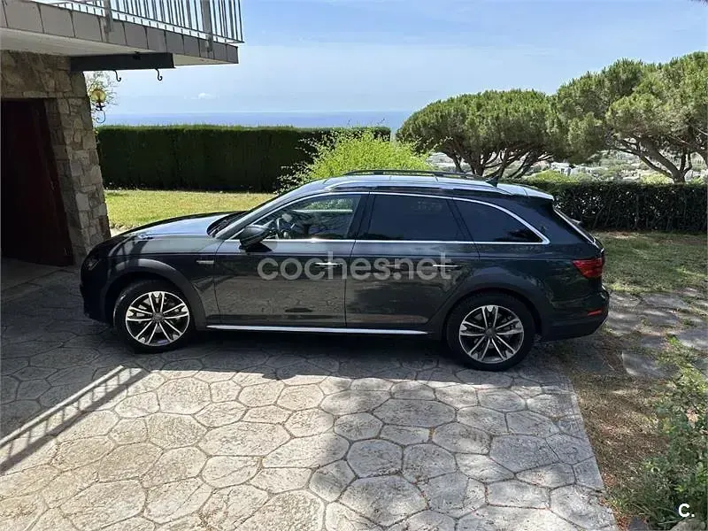 Usado Audi A4 Allroad 252 CV (185 kW) 2017 Gris / plata Familiar