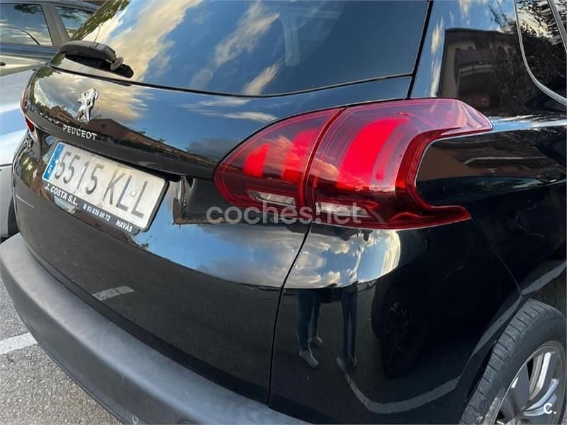 Usado Peugeot 2008 Style 100 CV (73 kW) 2018 Negro SUV