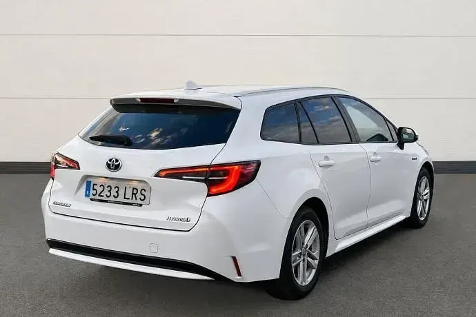 Usado Toyota Corolla Business Edition 122 CV (89 kW) 2021 Blanco Familiar