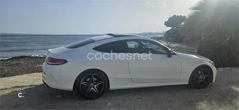 Usado Mercedes C220 170 CV (125 kW) 2018 Blanco Coupe