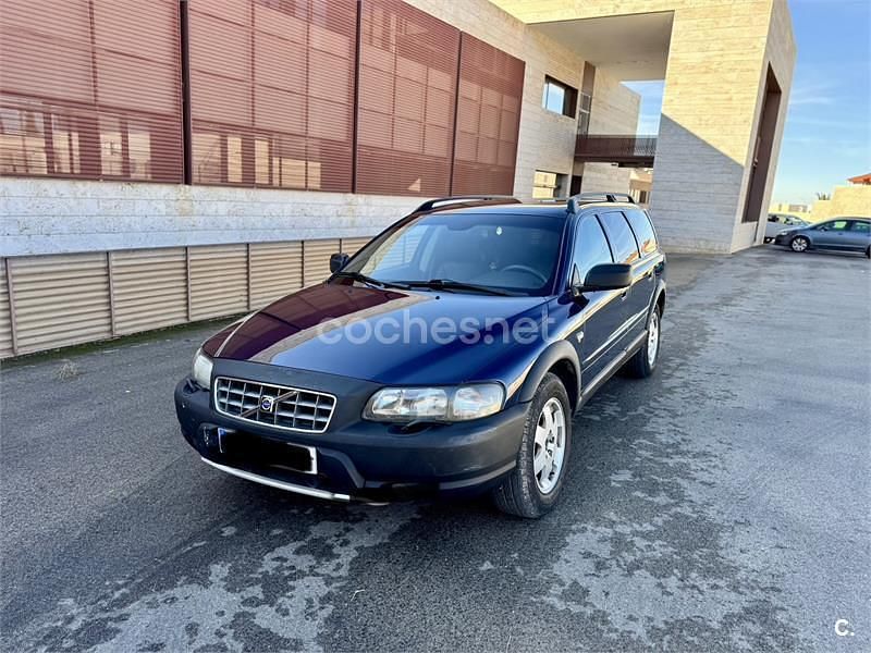 Azul Usado 2004 Volvo XC70 Summum SUV | 5999 € - Imagen 1/4