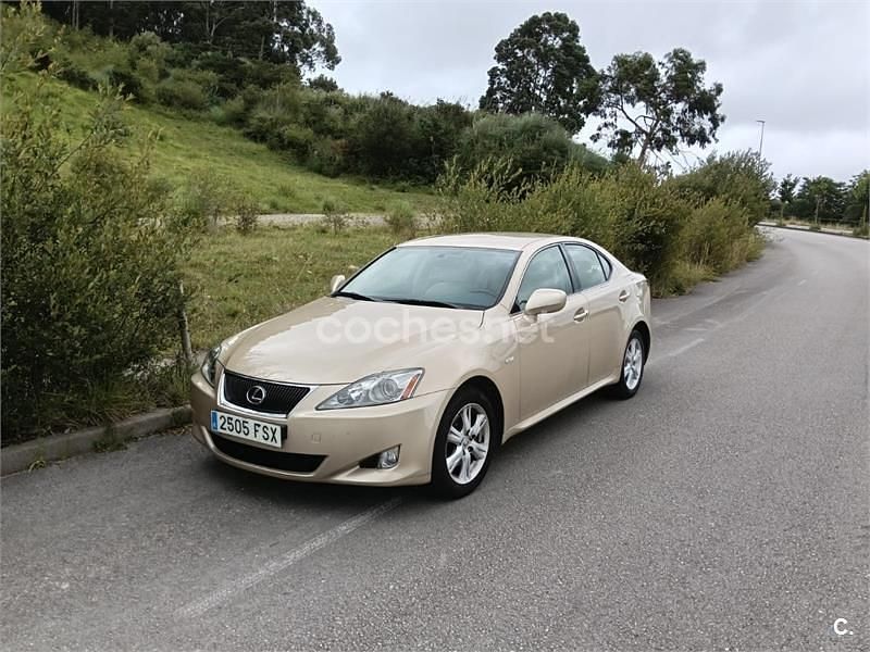 Beige Usado 2007 Lexus IS220d Berlina | 7500 € (Un poco caro) - Imagen 1/4