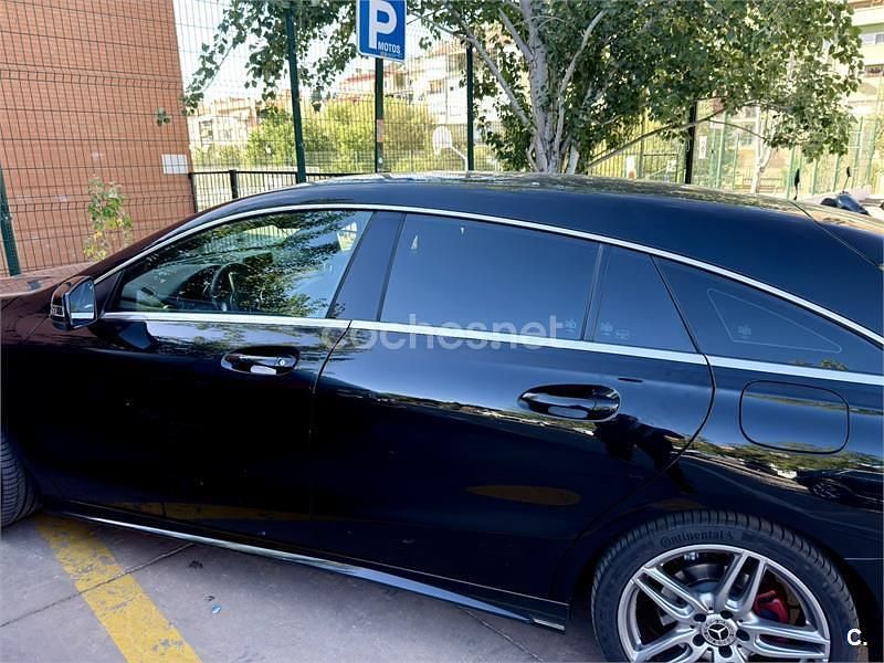 Usado Mercedes CLA200 Shooting Brake 136 CV (100 kW) 2018 Negro Familiar