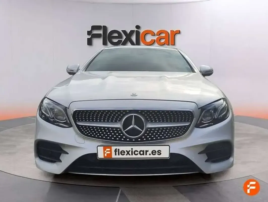 Usado Mercedes E220 194 CV (142 kW) 2018 Gris Coupe
