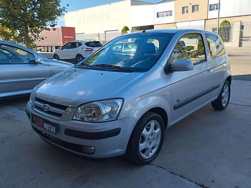 Usado Hyundai Getz GLS 82 CV (60 kW) 2004 Plateado Utilitario