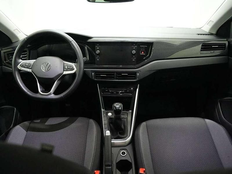 Usado VW Taigo 116 CV (85 kW) 2025 Plateado SUV