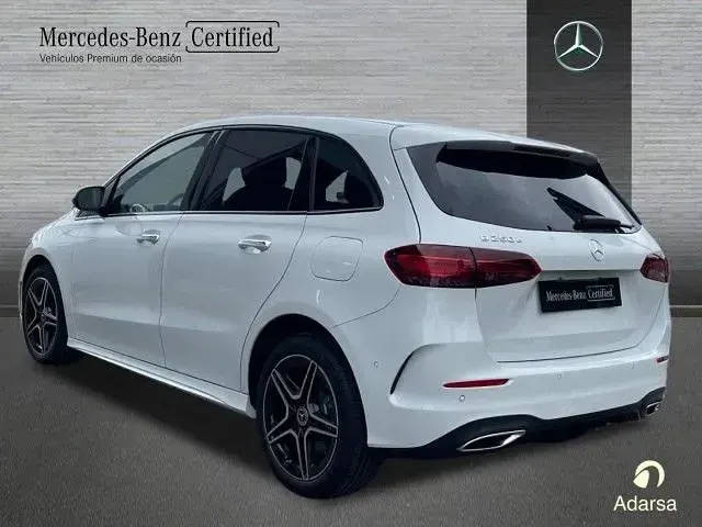 Usado Mercedes B250e 218 CV (160 kW) 2024 Blanco digital Utilitario