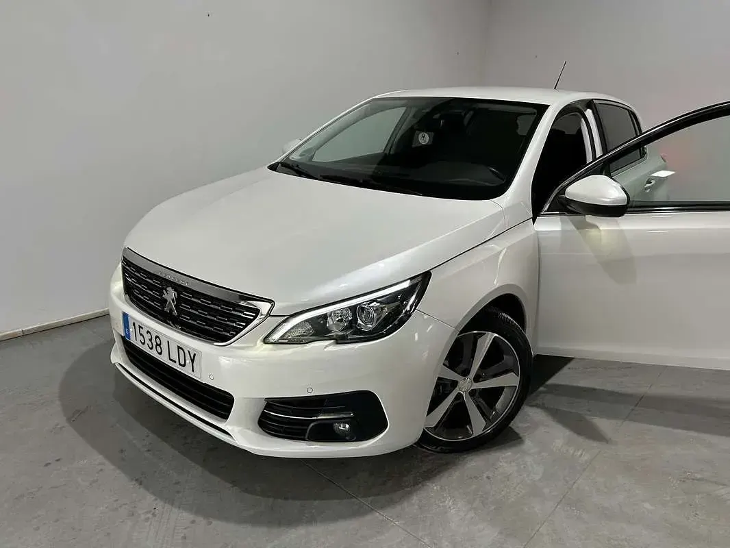 Begagnad Peugeot 308 SW Allure 131 HK (96 kW) 2020 Vit Kombi