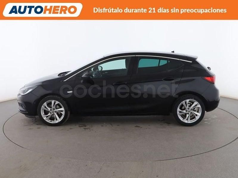 Usado Opel Astra Dynamic 126 CV (92 kW) 2019 Negro Berlina