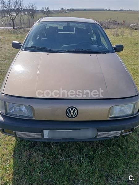 Usado VW Passat 90 CV (66 kW) 1988 Marrón Berlina