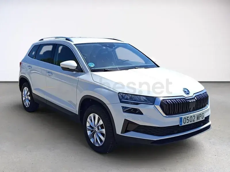 Usado Skoda Karoq Selection 150 CV (110 kW) 2024 Blanco SUV