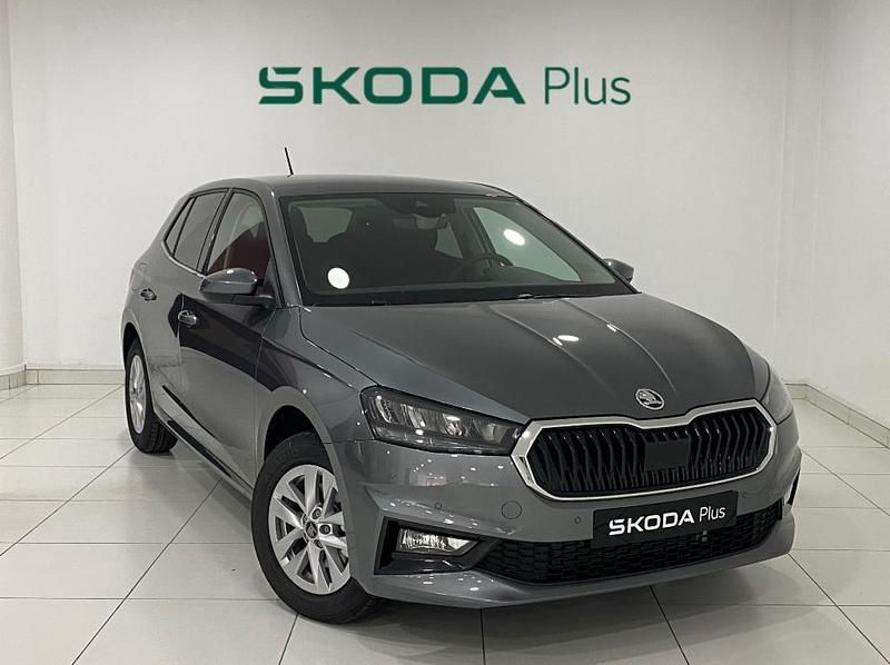 Gris Usado 2024 Skoda Fabia Selection Utilitario | 17.900 € (Super precio) - Imagen 1/4