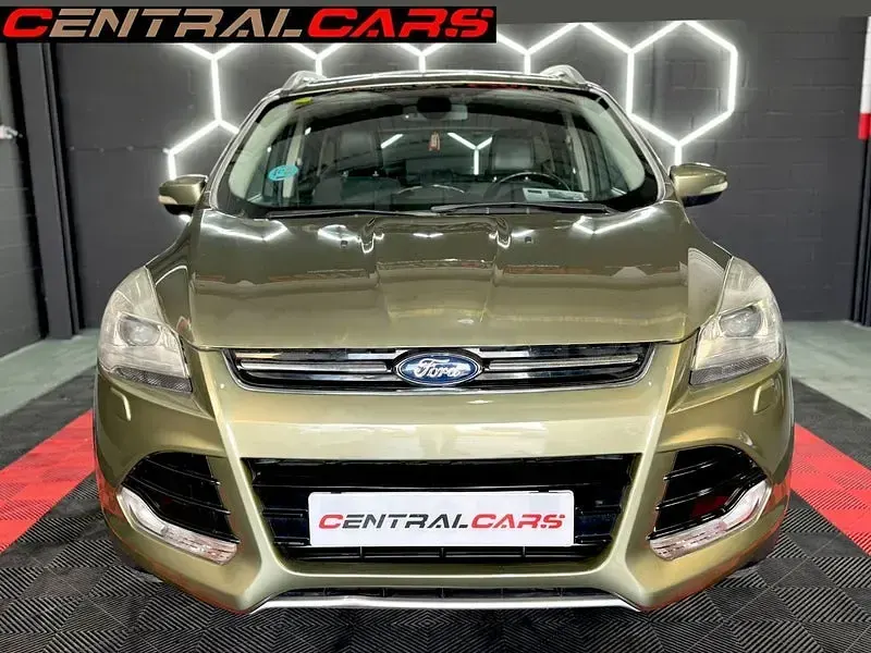 Usado Ford Kuga Titanium 150 CV (110 kW) 2013 Gris / plata SUV