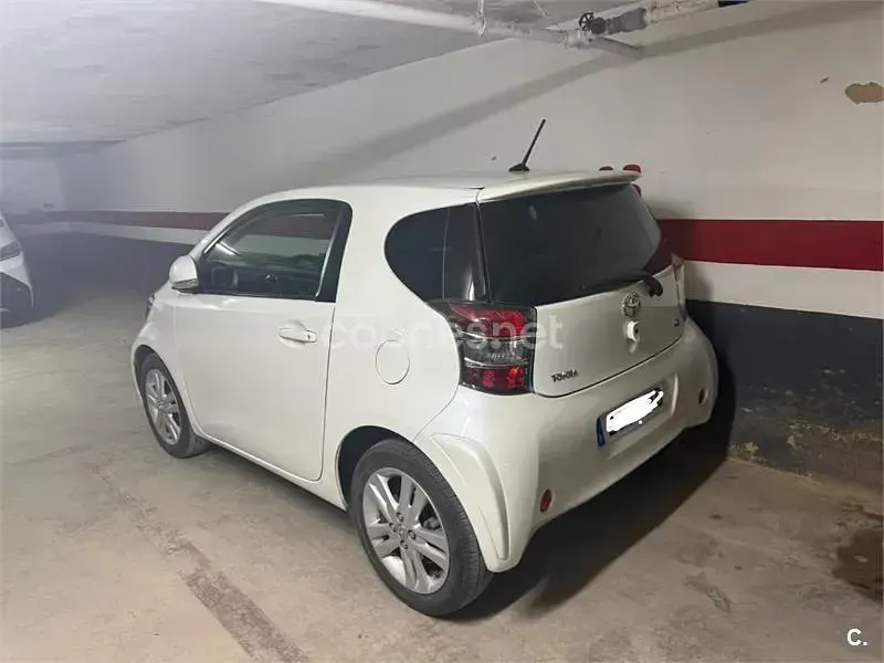 Usado Toyota iQ 99 CV (72 kW) 2010 Blanco Utilitario