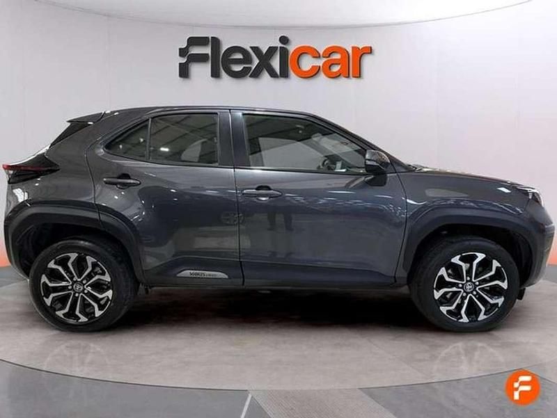 Usado Toyota Yaris Cross Active 116 CV (85 kW) 2024 Gris SUV