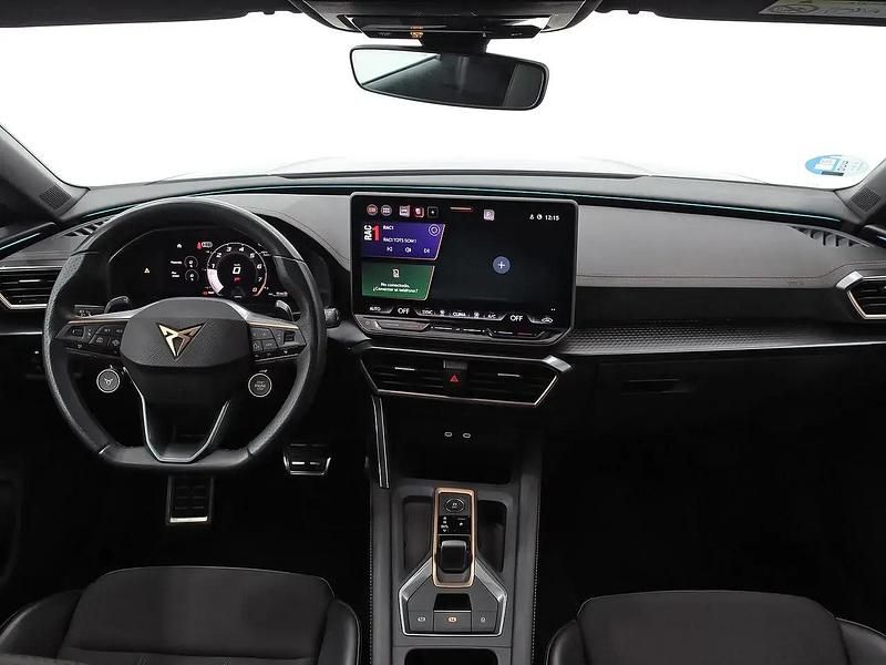 Używany Cupra Leon 150 KM (110 kW) 2024 Niebieski Sedan/Limuzyna