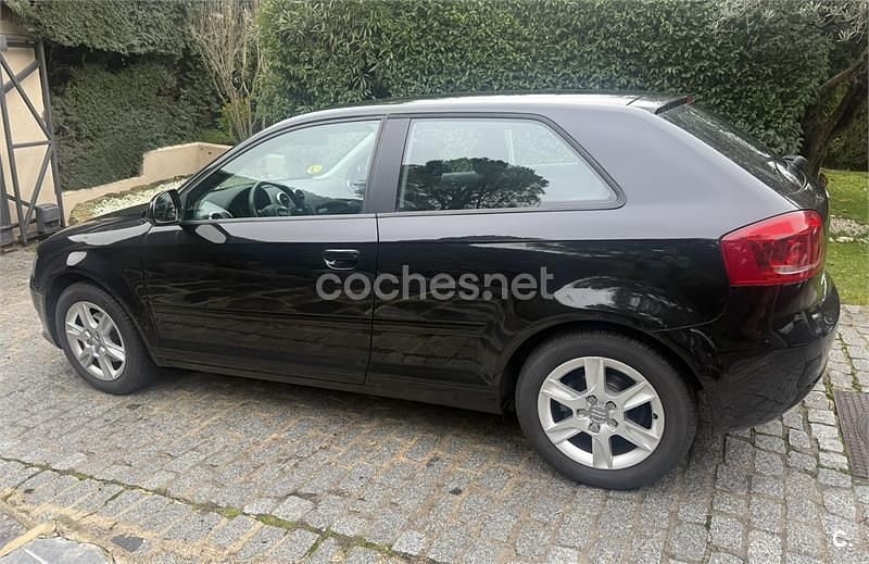 Usado Audi A3 Attraction 105 HP (77 kW) 2011 Preto Citadino