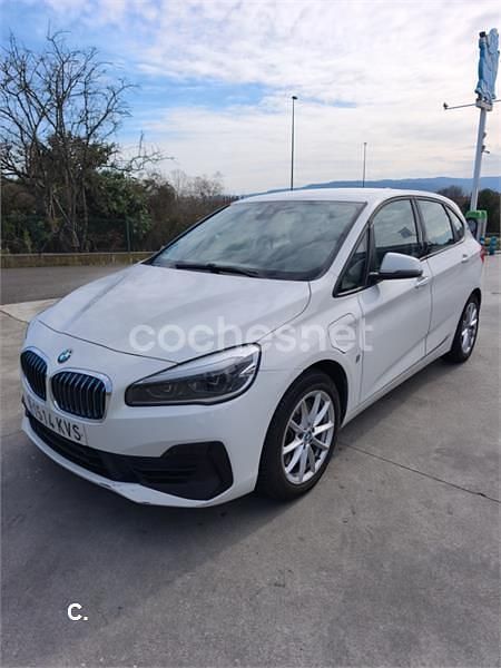 Usado BMW 225 Active Tourer iPerformance 224 CV (164 kW) 2019 Blanco Monovolumen