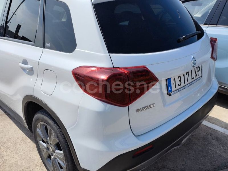 Blanco Usado 2020 Suzuki Vitara SUV | 17.999 € (Un poco caro) - Imagen 1/1